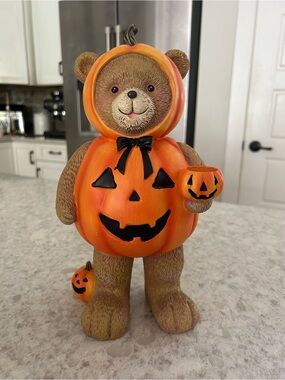 “New” Sweet Street Halloween Pumpkin Bear Figurine